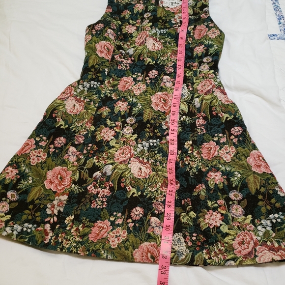 Pink Martini Vintage 60s Style Sleeveless Floral Tapestry Dress - Picture 14 of 14